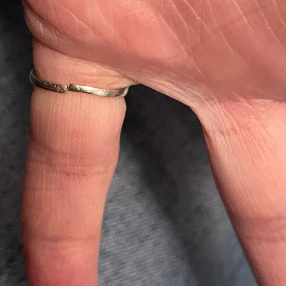 Sterling silver lotus ring - Picture 3 of 4